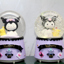 Kuromi Işıklı Müzikli Kar Küresi Orta Boy Alk3044