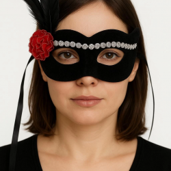 Siyah Renk Süet Kaplama Gümüş Dantelli Kırmızı Gül Tasarımlı Parti Maskesi 18x20 Cm